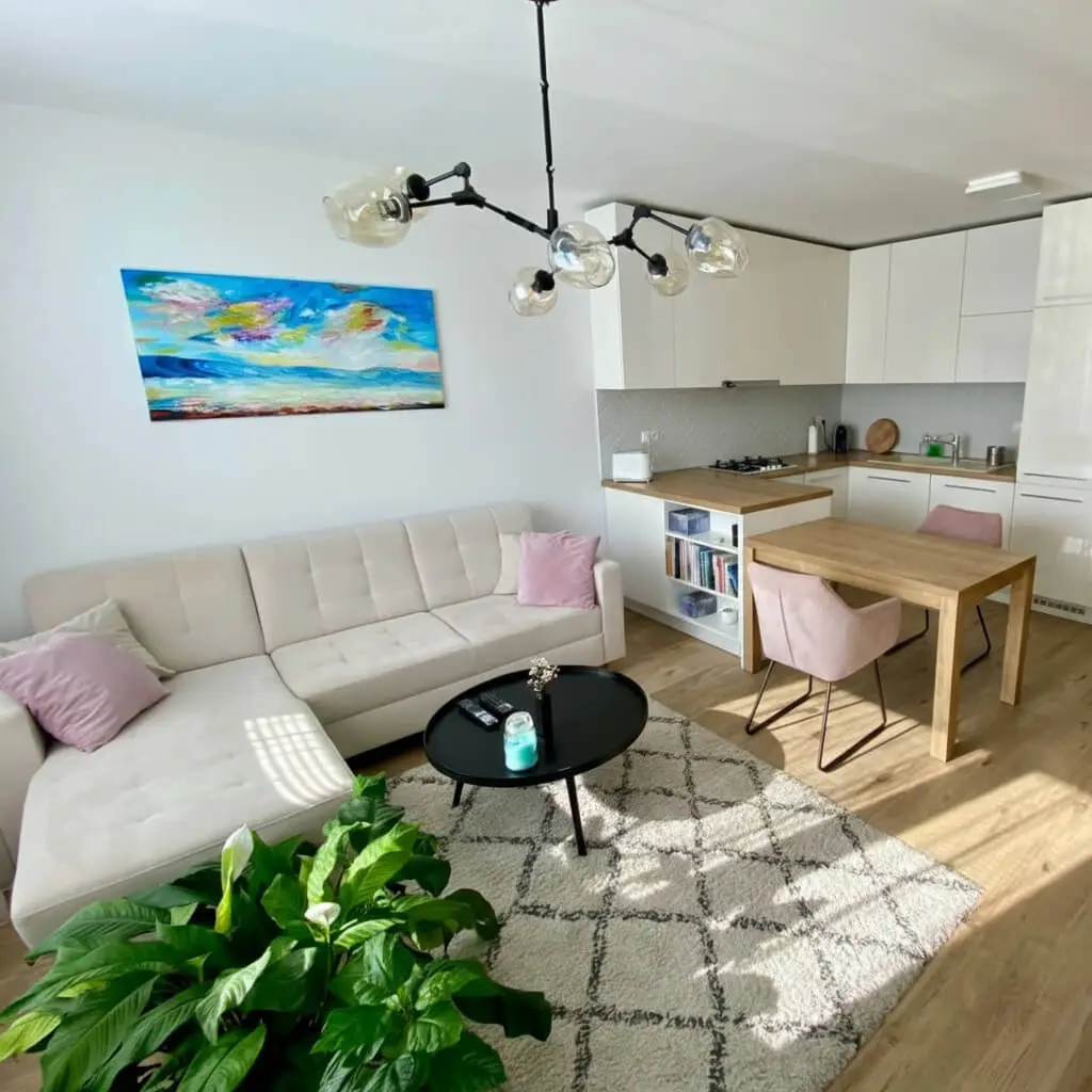 LUCAO Apartmán – krátkodobý prenájom 2-izbového bytu pri Hrubej Lúke v Bratislave