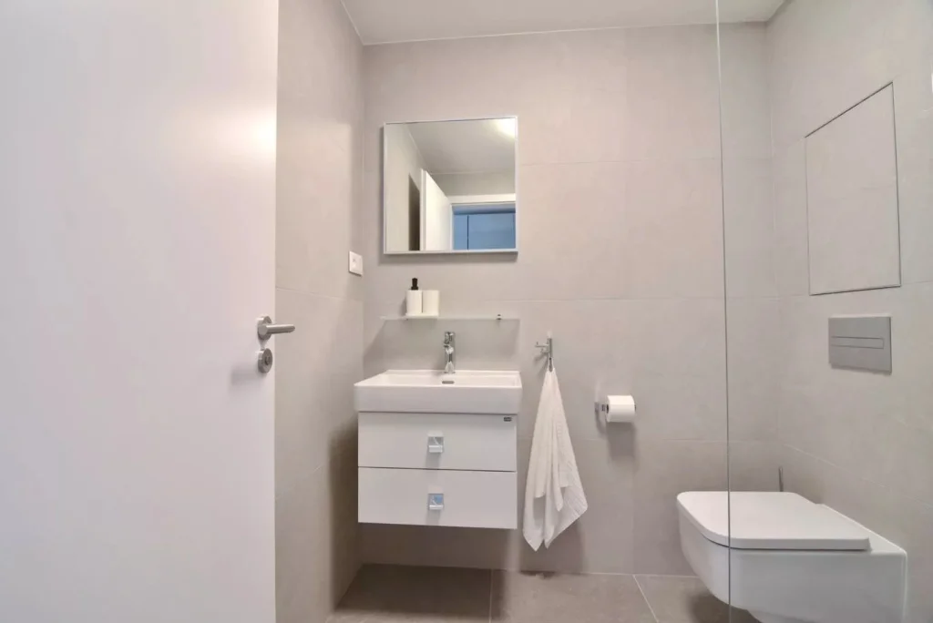 BRIS Apartmán Sprchový kút